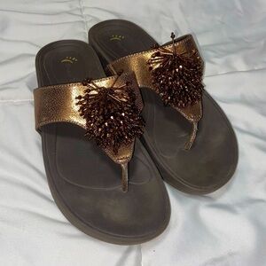 Bare Traps Size 7 Ginifer Beaded Flip Flop Sandals Brown Bronze